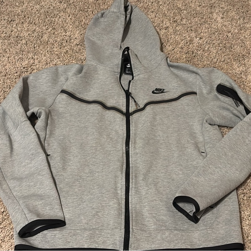 Men's Nike sportswear Tech medium